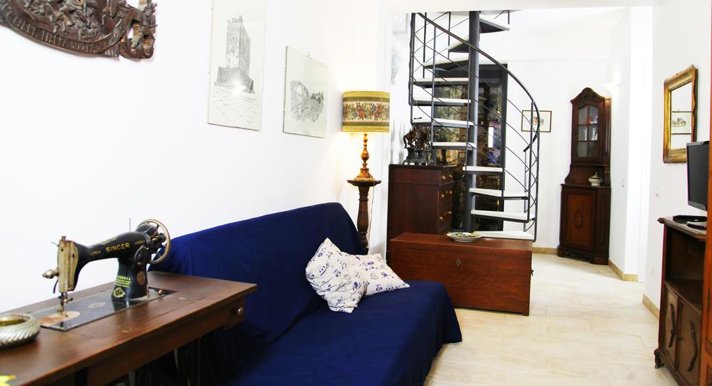 Casa Trinacria *